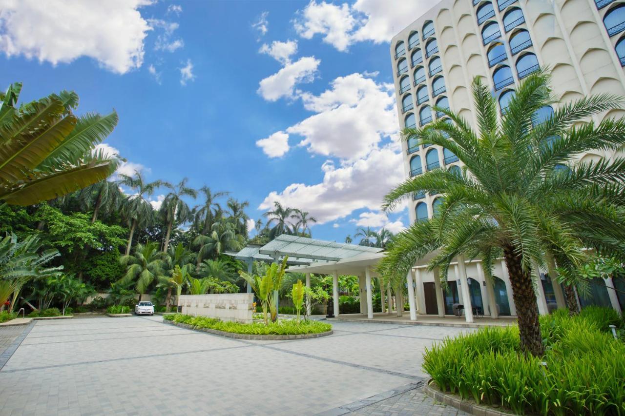 Отель Intercontinental Dhaka By Ihg Экстерьер фото